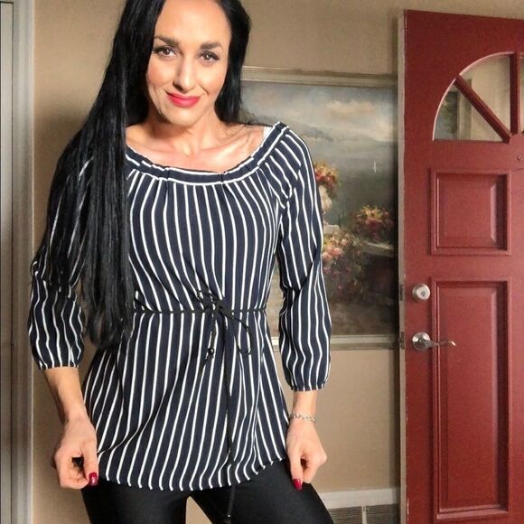 a'gaci Tops - NWT a’Gaci cute stripe top